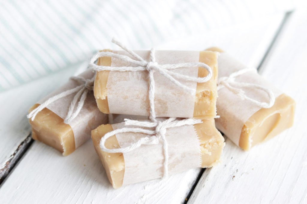 Make this healthy peanut butter and caramel fudge for anyone who loves a nice sweet treat