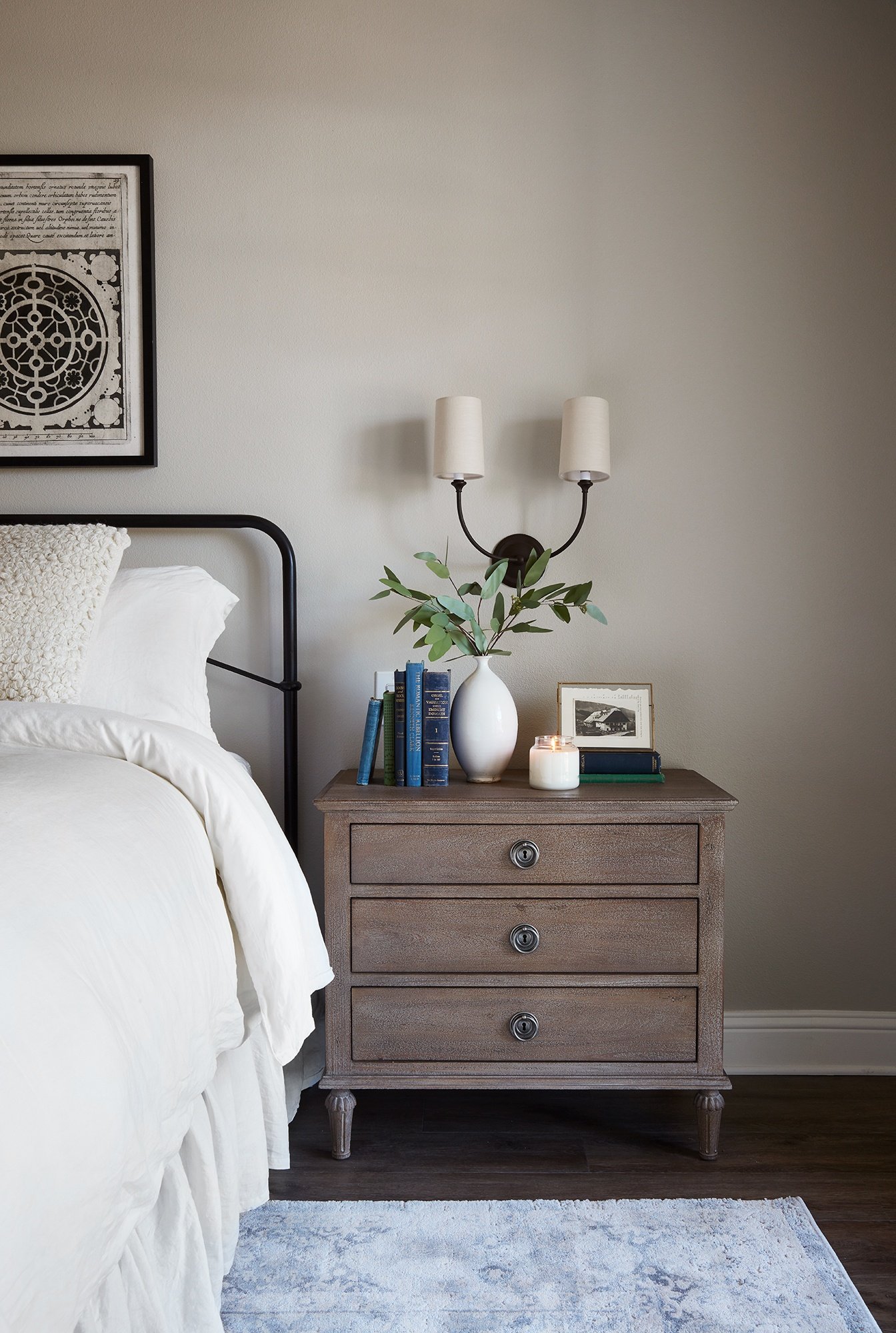 15 Best Bedrooms By Joanna Gaines from Fixer Upper; Here are the best bedroom designs and renovations done by Joanna Gaines from the TV show Fixer Upper! - Nikki's Plate #fixerupper #joannagaines