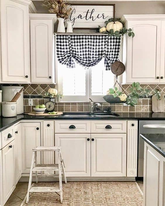 Tips for styling a farmhouse kitchen; white cabinets