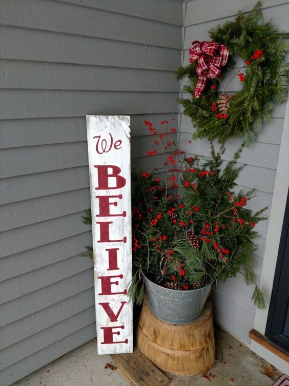 Simple Winter Front Porch Decor Ideas; ways to decorate your front door and home entrance this season!