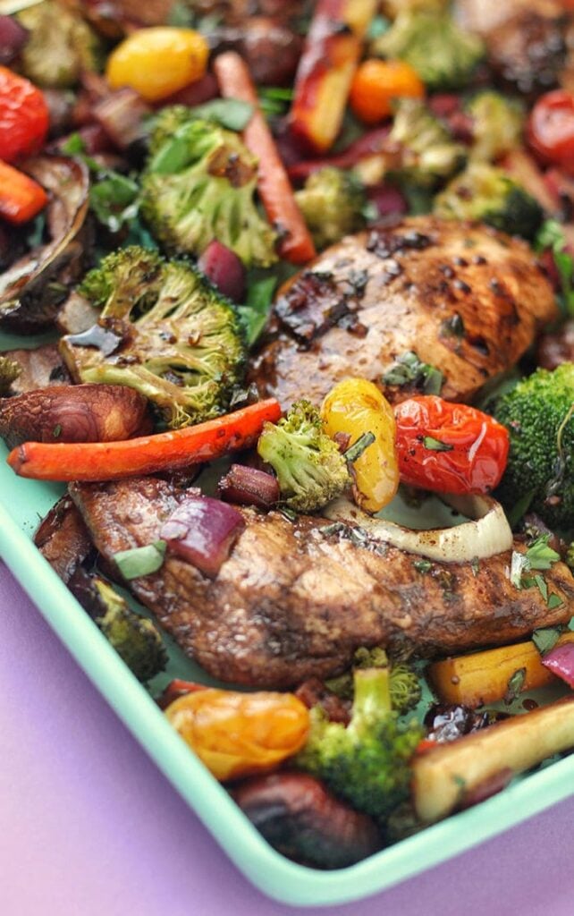 11 Sheet Pan Meals for Fast Weight Loss; Easy and quick meals made on one sheet pan that aid in rapid weigh loss! Eat healthy and get lean!