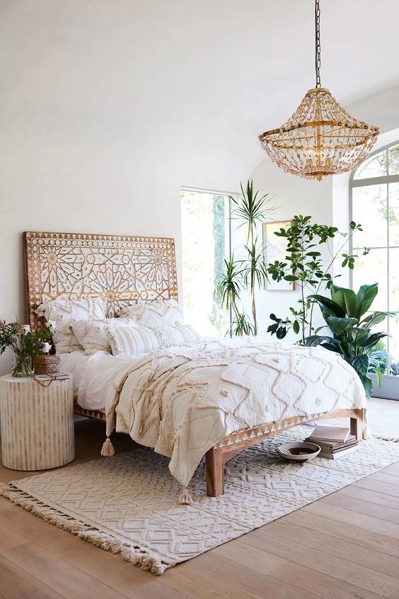 Cute Boho Bedroom Inspiration; Here are some neutral boho bedrooms ideas. Easy modern decor for a calm sleeping space!