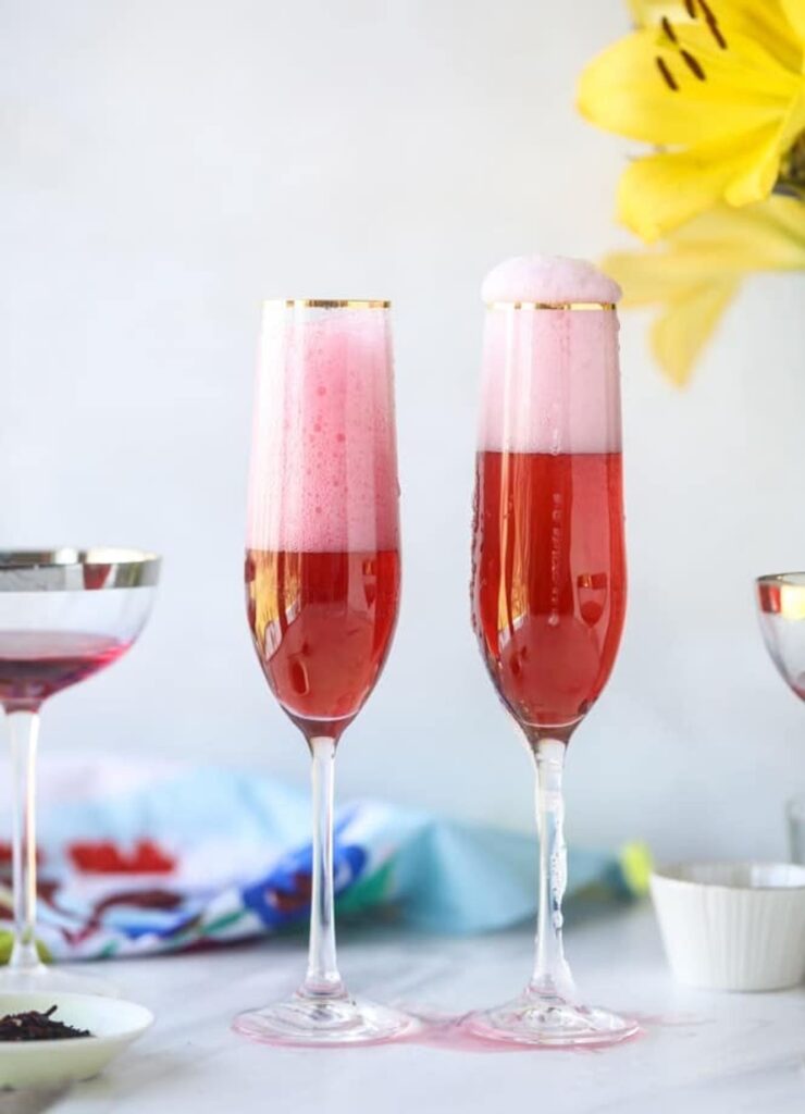 Delicious Summer Cocktail: rosé mimosa with hibiscus