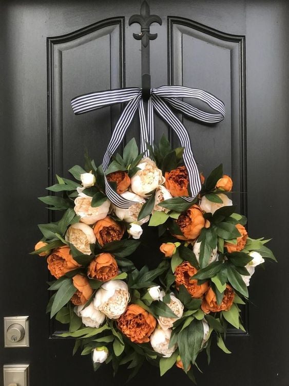 7 Fall Porch Decor Must Haves;  wreath\, orange flowers
