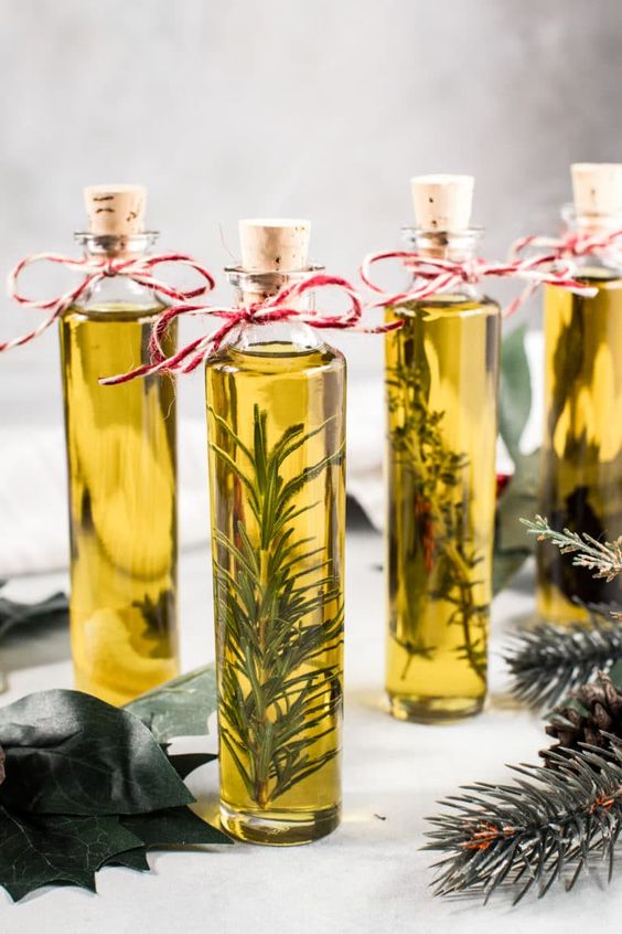Easy Homemade Gift Ideas to Make this Year!  diy infused olive oil