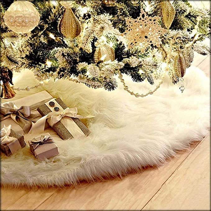 25 Christmas Decor Best Sellers on Amazon that Buyers are Obsessing Over; Faux Fur Christmas Tree Skirt