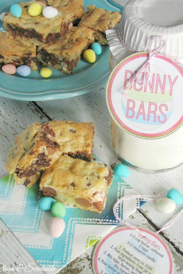 Mini Eggs Dessert Bars - 25 Creative Leftover Mini Eggs Recipes to Try This Easter; delicious and sweet recipes using extra Cadbury mini eggs - Baked goods, sweets, and cakes! 