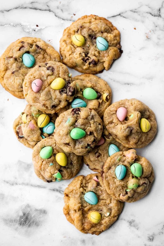 Mini Eggs Cookies - 25 Creative Leftover Mini Eggs Recipes to Try This Easter; delicious and sweet recipes using extra Cadbury mini eggs - Baked goods, sweets, and cakes!