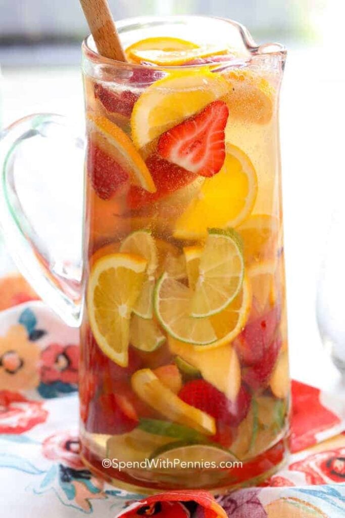 White Sangria Recipe - What to Serve with Shredded BBQ Chicken; here are food + drink recipes and ideas to pair with your favourite shredded BBQ chicken!