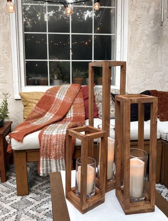 Budget Friendly Ways to Decorate Your Home for Fall in 2022; Looking for affordable fall decoration ideas? This list of fall decor ideas is for you!