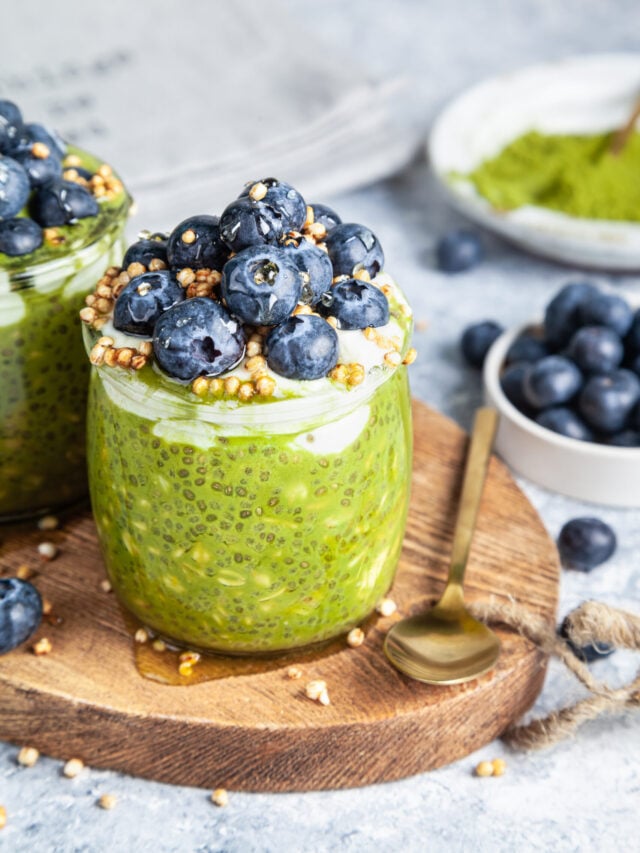 Matcha and blueberry chia pudding recipe with oats; vegan, dairy-free, low carb, gluten free, no added sugar. Healthy breakfast, snack or dessert!