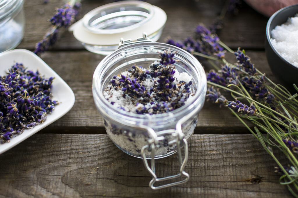 DIY Lavender Pre-Vacuum Rug Cleaner; Is your rug looking a little… dingy? It might just need a quick refresh before you vacuum using this homemade pre-vacuum cleaner!