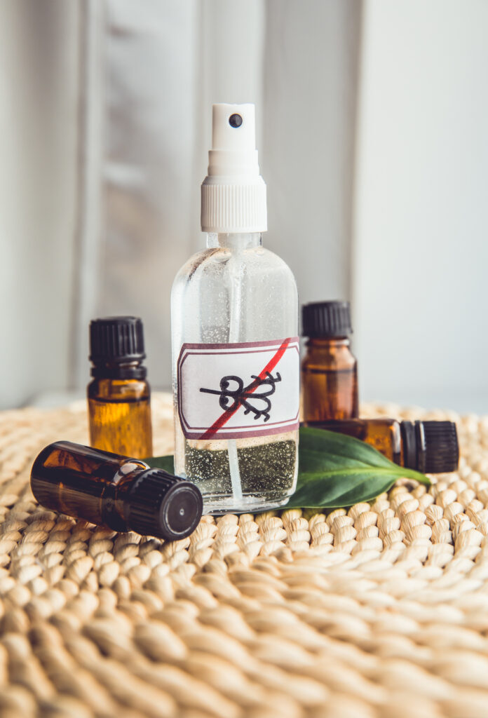 Homemade Natural Bug Spray Recipe; an easy essential oil spray to keep bugs and mosquitos away using witch hazel, citronella, eucalyptus, cedarwood, rosemary, geranium and lavender. 