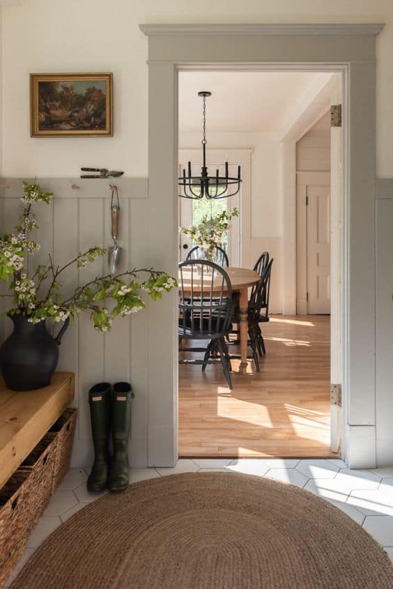 11 Tips for Designing Small Cottage Rooms; Overwhelmed by the idea of designing a small cottage room? Here is some design inspiration and advice for your cottage style home.