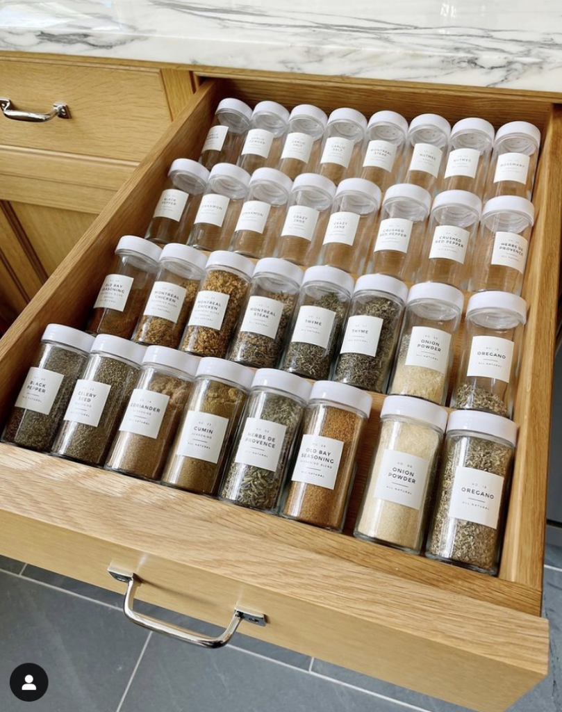 spice organization rack, spice jars, labeled spice jars