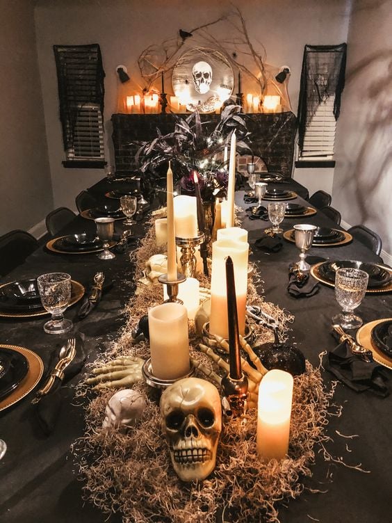 How to Throw The Best Halloween Party in 2022; Halloween party ideas, Halloween decorations, scary costumes, spooky games and more! 