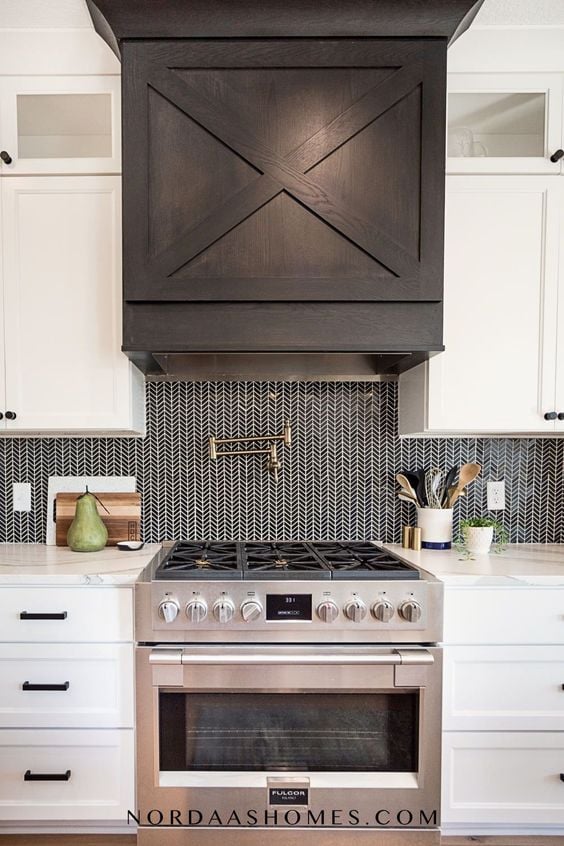 black Farmhouse Range Hood Ideas to Create the Perfect Kitchen; Here is a collection of farmhouse wood range hoods for your next kitchen design!