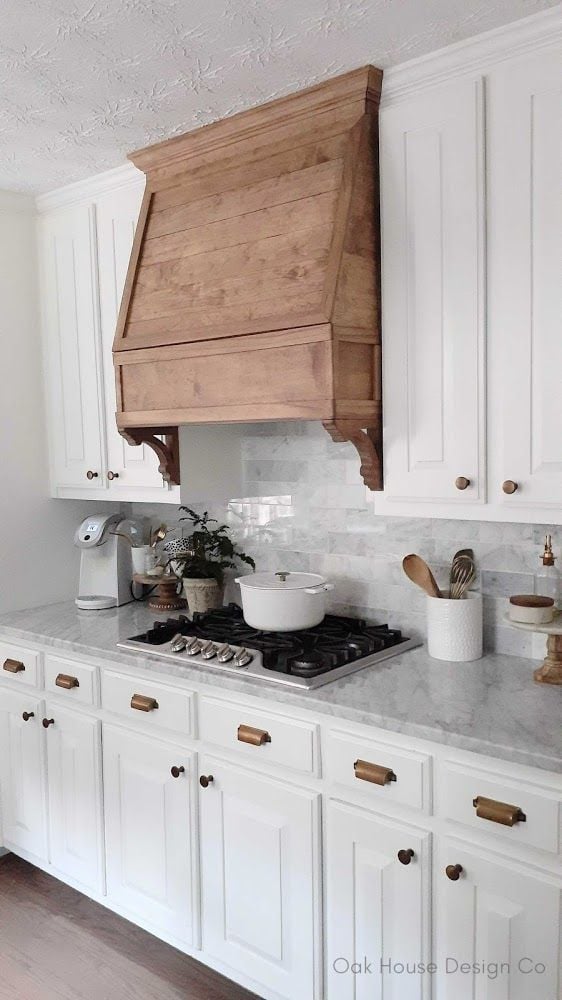 Farmhouse Range Hood Ideas to Create the Perfect Kitchen; Here is a collection of farmhouse wood range hoods for your next kitchen design!