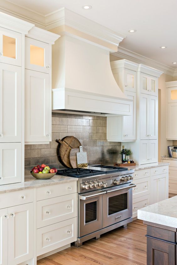 Farmhouse Range Hood Ideas to Create the Perfect Kitchen; Here is a collection of farmhouse wood range hoods for your next kitchen design!