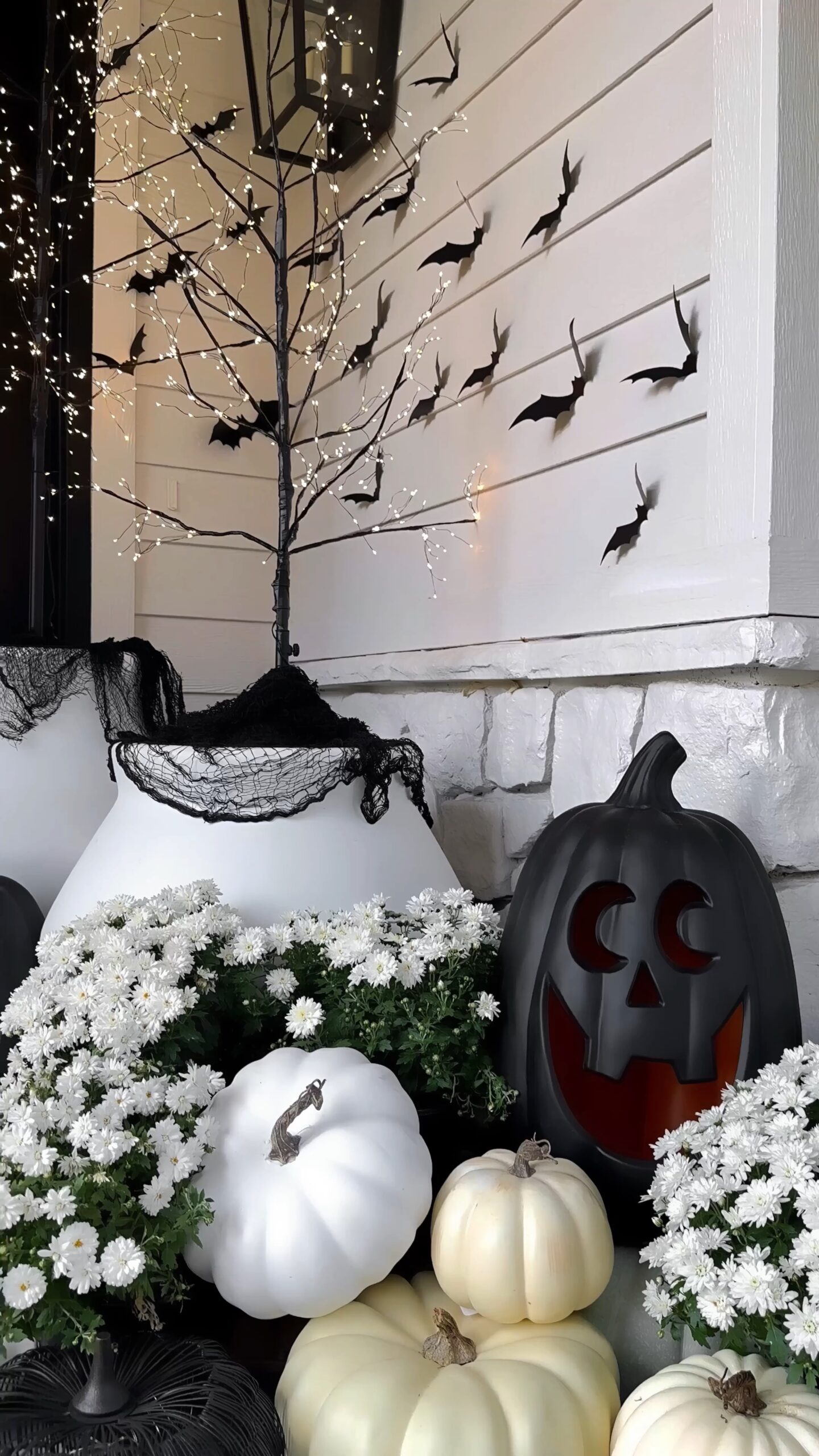 Loving the Halloween Bat decor trend? Check out the best 10 ways you can add flying bat decor to your Halloween set up this year!