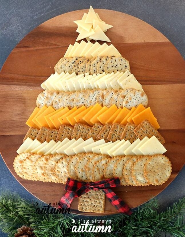 Christmas Cheese Board Ideas; here are some delicious christmas charcuterie board ideas you can try this holiday season!