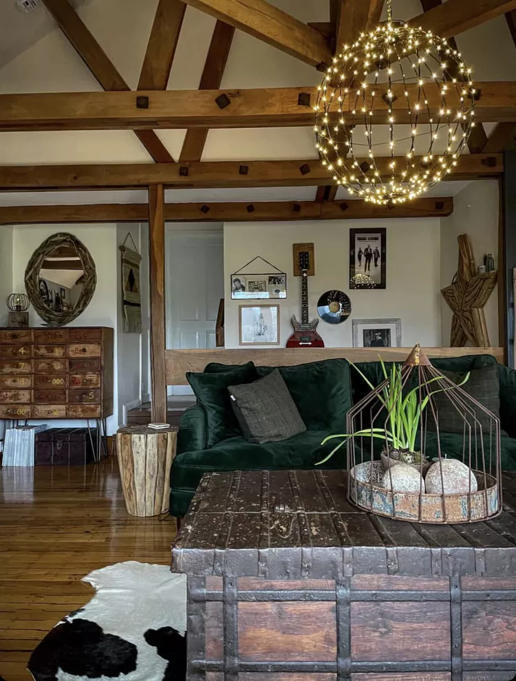 15 Cozy Cabin Decor Ideas for a Warm Winter; here are 15 ways you can make a comfortable and cozy cabin this winter season!