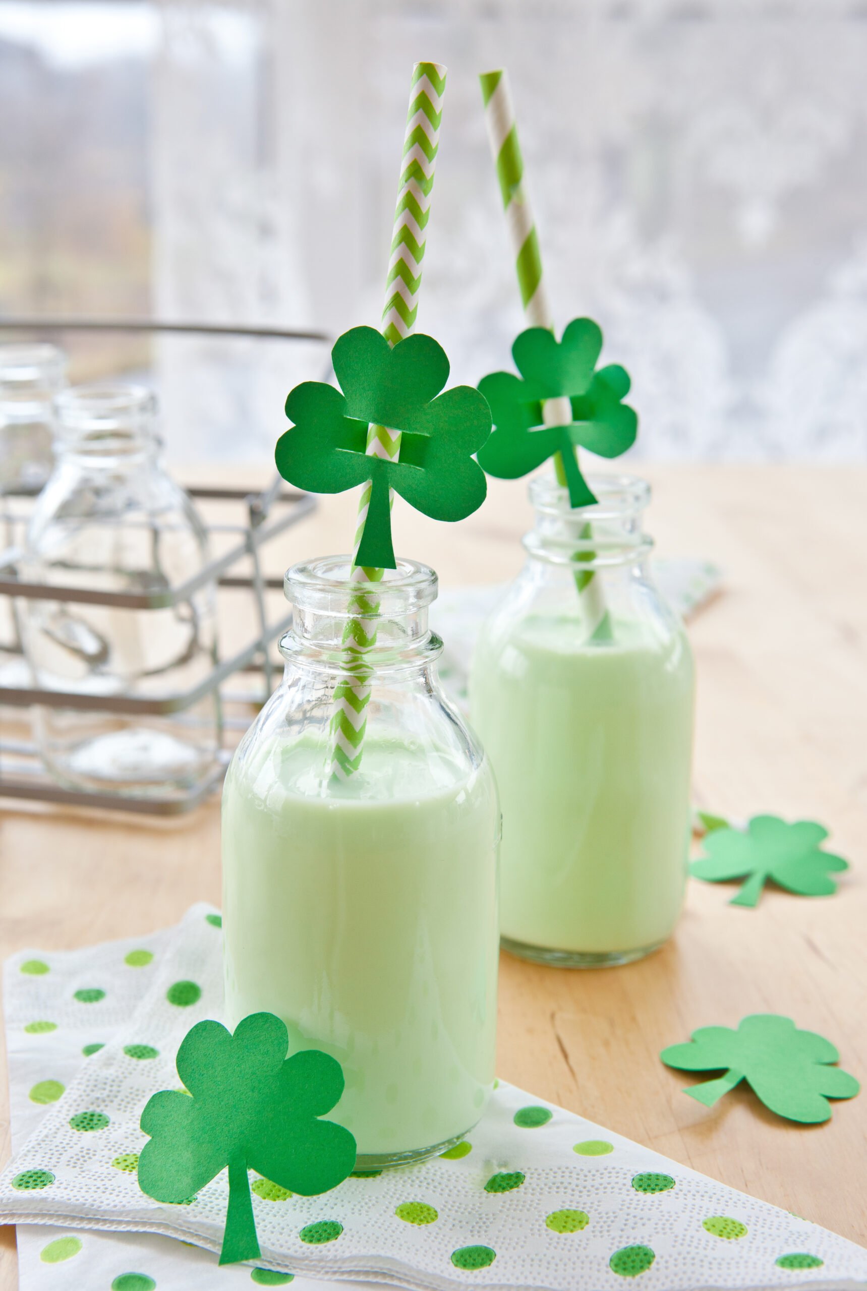 Green milkshake for celebrating St Patricks Day - Top 10 St. Patrick's Day Dessert Recipes; St. Patrick's day recipes for desserts along with other green recipes for this Irish holiday!