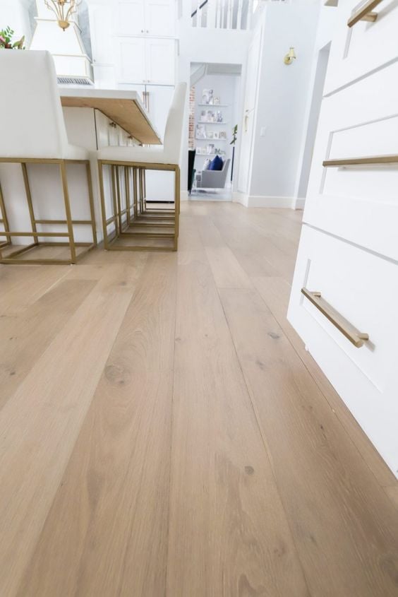 25 Modern White Oak Flooring Ideas