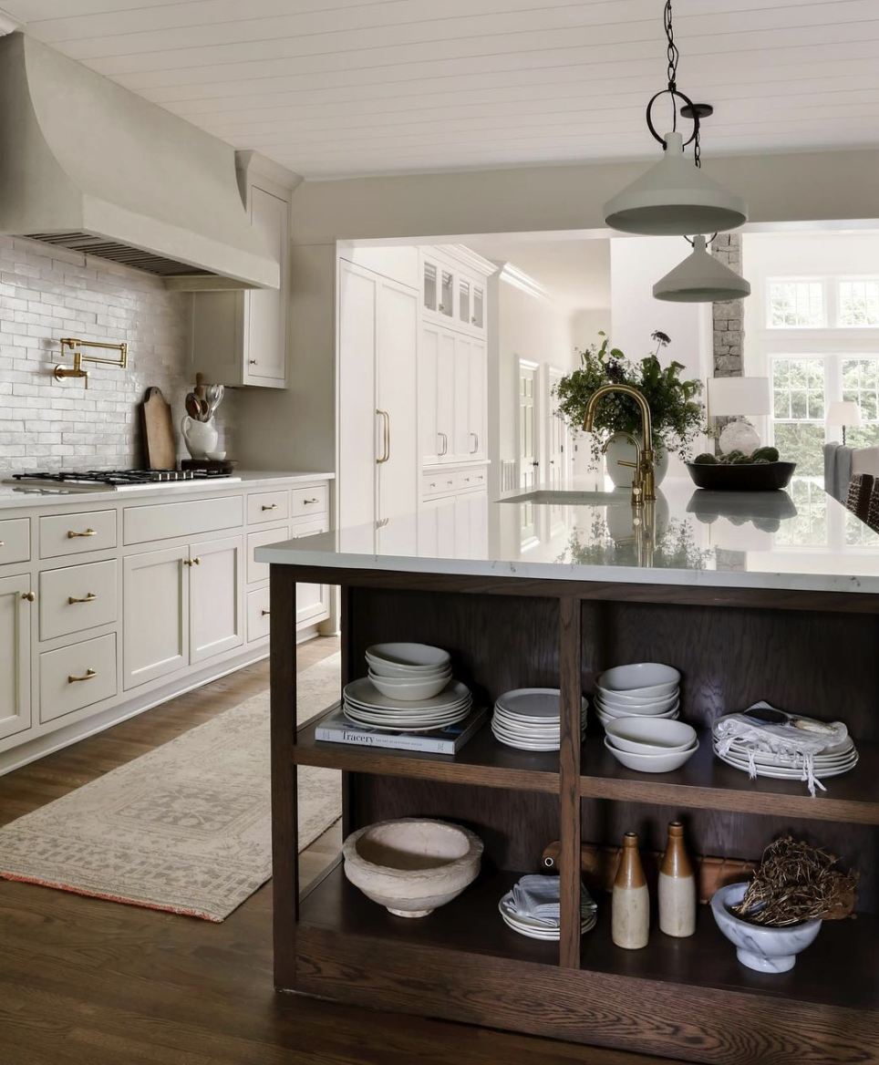 Transform Your Kitchen with Custom Cabinets: A Guide to Designing the Perfect Storage Solutions