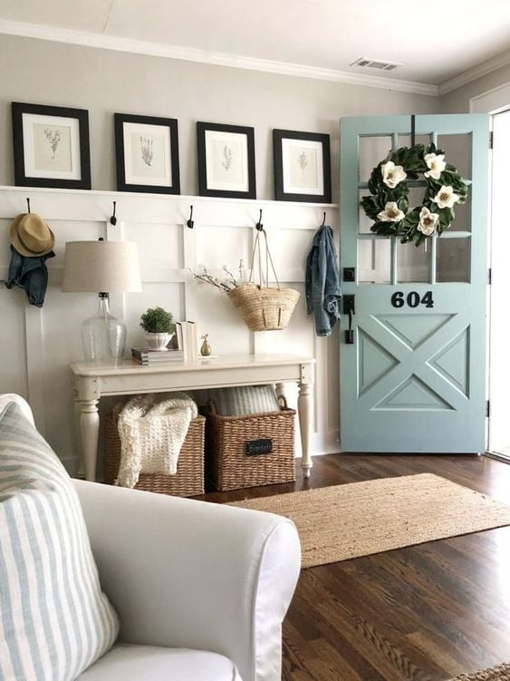 Decorating a Cottage: Step-by-step directions on how to decorate a cottage. Learn decorating tips as well as makeover ideas to create the perfect cottage look.