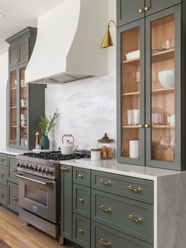 Green kitchen - - Choosing the best colors for your kitchen cabinets can be a daunting task, but with a little bit of guidance, you can create a space that is both functional and stylish.