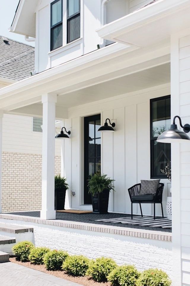Are you looking to give your home a charming and rustic look? Look no further than the farmhouse exterior design. This style has become increasingly popular in recent years, with its timeless appeal and cozy aesthetic. In this post, we will explore the key elements of farmhouse exterior design, popular styles, and tips for achieving the perfect farmhouse look.