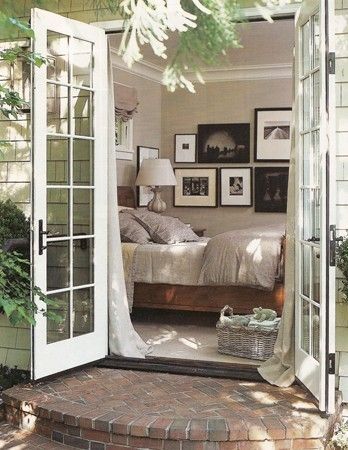 9 Unique and Stylish Bedroom Door Designs to Upgrade Your Space; Cannot choose an appropriate door for your bedroom? There are 9 examples of stylish doors to refresh your interior design