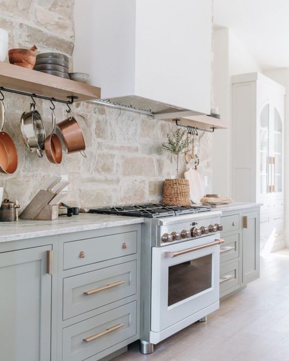 European farmhouse kitchen designs are becoming increasingly popular for homeowners who want to achieve a rustic, cozy, and inviting aesthetic in their homes. Inspired by the warm and welcoming farmhouses found in rural European communities, these designs boast a timeless quality that is both elegant and practical.