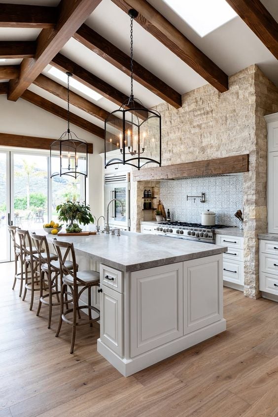 European farmhouse kitchen designs are becoming increasingly popular for homeowners who want to achieve a rustic, cozy, and inviting aesthetic in their homes. Inspired by the warm and welcoming farmhouses found in rural European communities, these designs boast a timeless quality that is both elegant and practical.