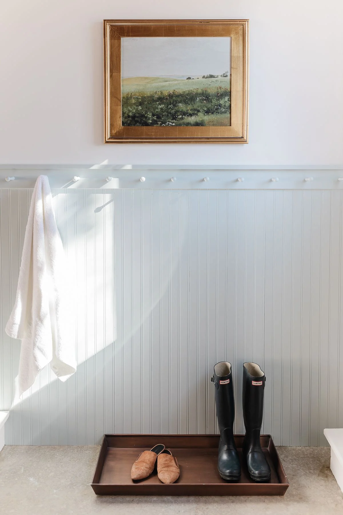 Benjamin Moore Smoke Paint Color Review; Discover everything you need to know about Benjamin Moore Smoke paint color - from its undertones to its versatility. Read this in-depth review of this trendy grey shade and get inspiration for your next home project.