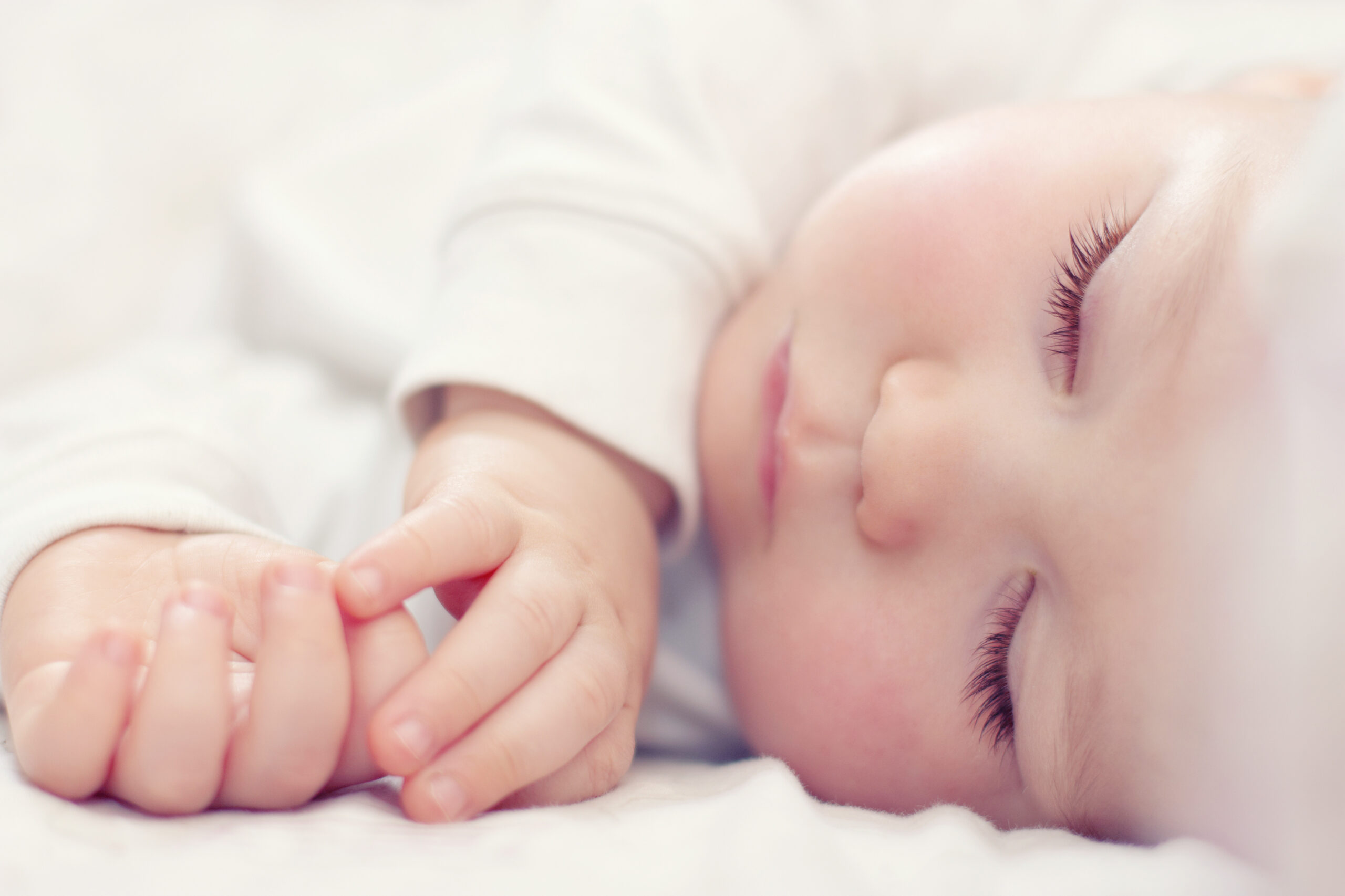 A comprehensive review on the Pampers Smart Sleep Coach so you can decide if it’s worth the hype and effort or not.