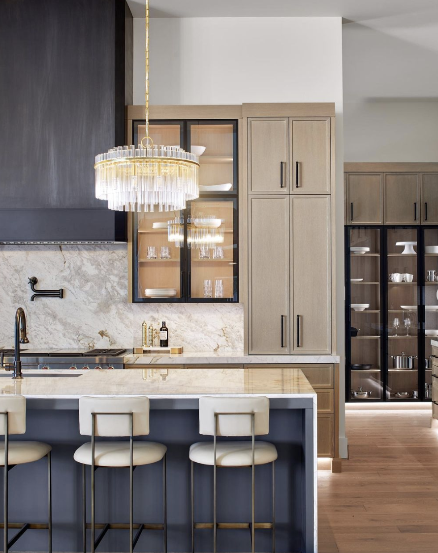 Discover the top 15 kitchen backsplash trends for 2024 to create a stylish and modern kitchen space. From large tiles to contrasting grouts, find the best design that matches your style and enhances the aesthetic appeal of your kitchen.