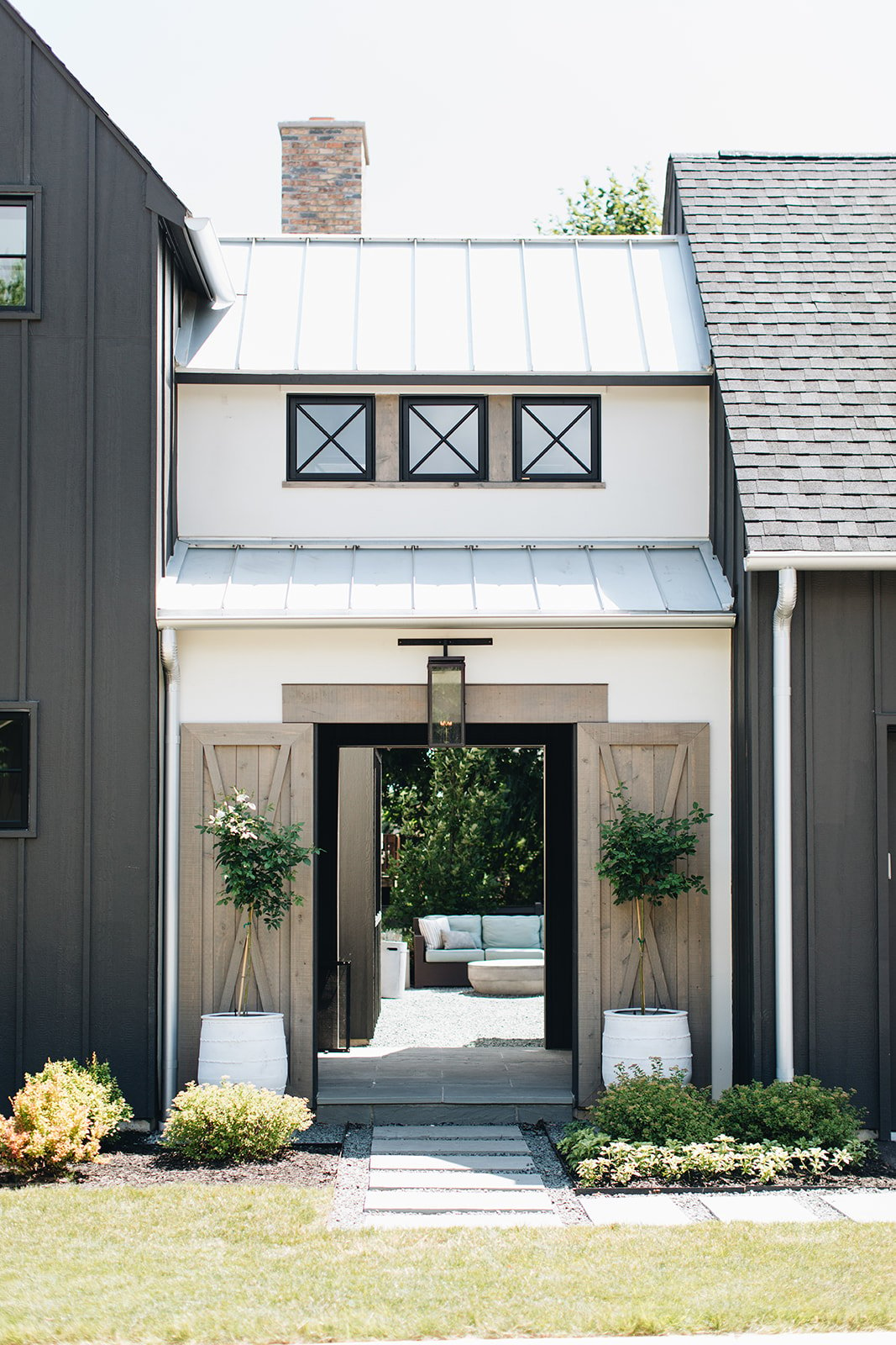 Discover the top 15 exterior house trends of 2024, from bold colors and natural materials to eco-friendly features and outdoor living spaces. Enhance your home's curb appeal and value with these emerging design trends.