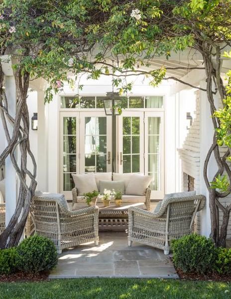 Discover the top 15 exterior house trends of 2024, from bold colors and natural materials to eco-friendly features and outdoor living spaces. Enhance your home's curb appeal and value with these emerging design trends.