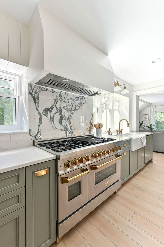 Discover the top kitchen trends for 2024, from smart appliances and multifunctional islands to environmentally-conscious designs and muted color palettes. Explore how next-generation features and emerging aesthetics will transform the heart of the home.