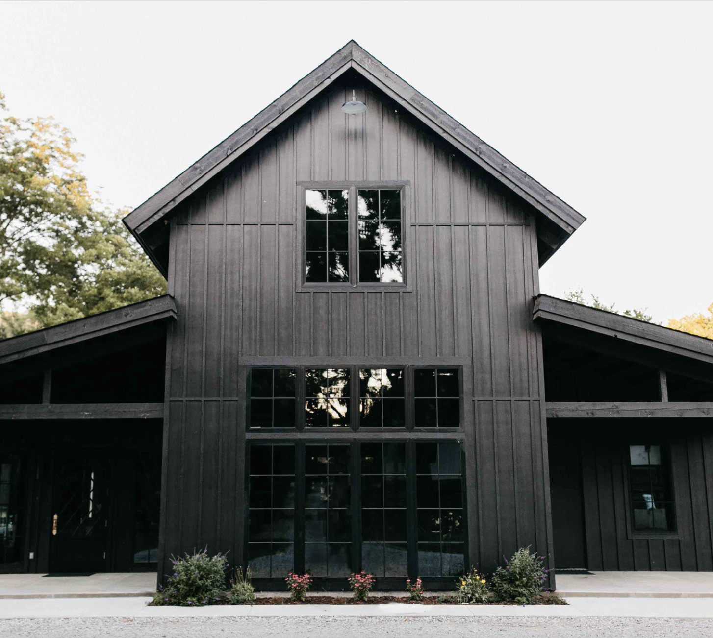 Explore 15 stunning black barndominium ideas that challenge traditional home design norms. These bold, innovative black homes combining barn charm with modern style might just inspire you to rethink your own living spaces.