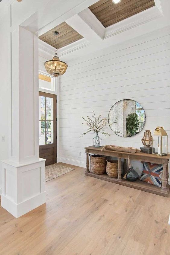 Discover tips on achieving the perfect modern farmhouse look in my latest blog post. Dive into a blend of rustic charm and contemporary aesthetics with my top 10 design elements, and convert your home into a cozy, inviting sanctuary echoing the simplicity of country living.