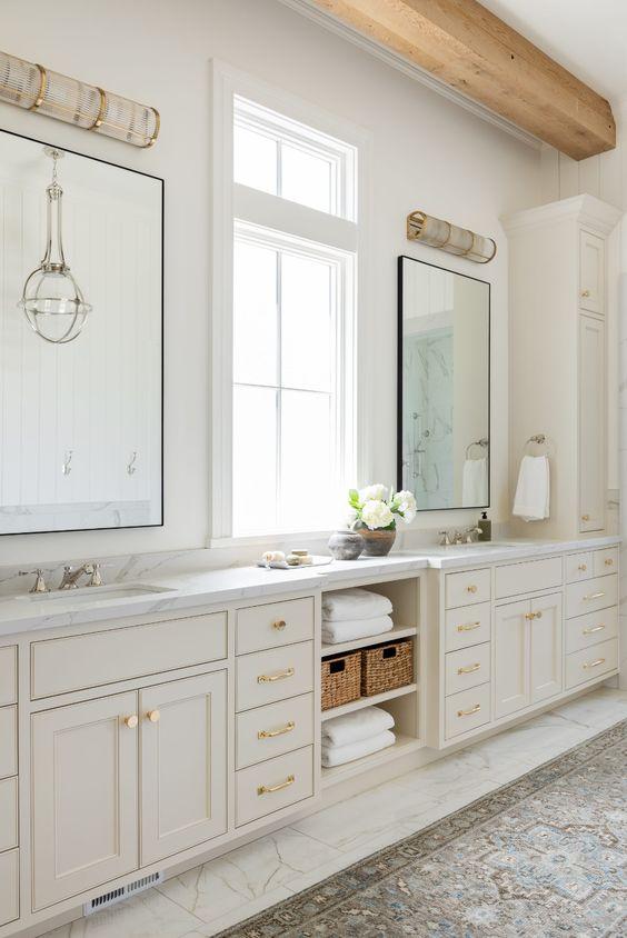19 Bathroom Essentials for a Comfortable and Functional Space - Get your bathroom feeling like a little slice of paradise! Check out our laid-back guide to the ultimate bathroom essentials. We're talking top picks for function, comfort, and those oh-so-necessary splashes of luxury. Dive in and start every day right!