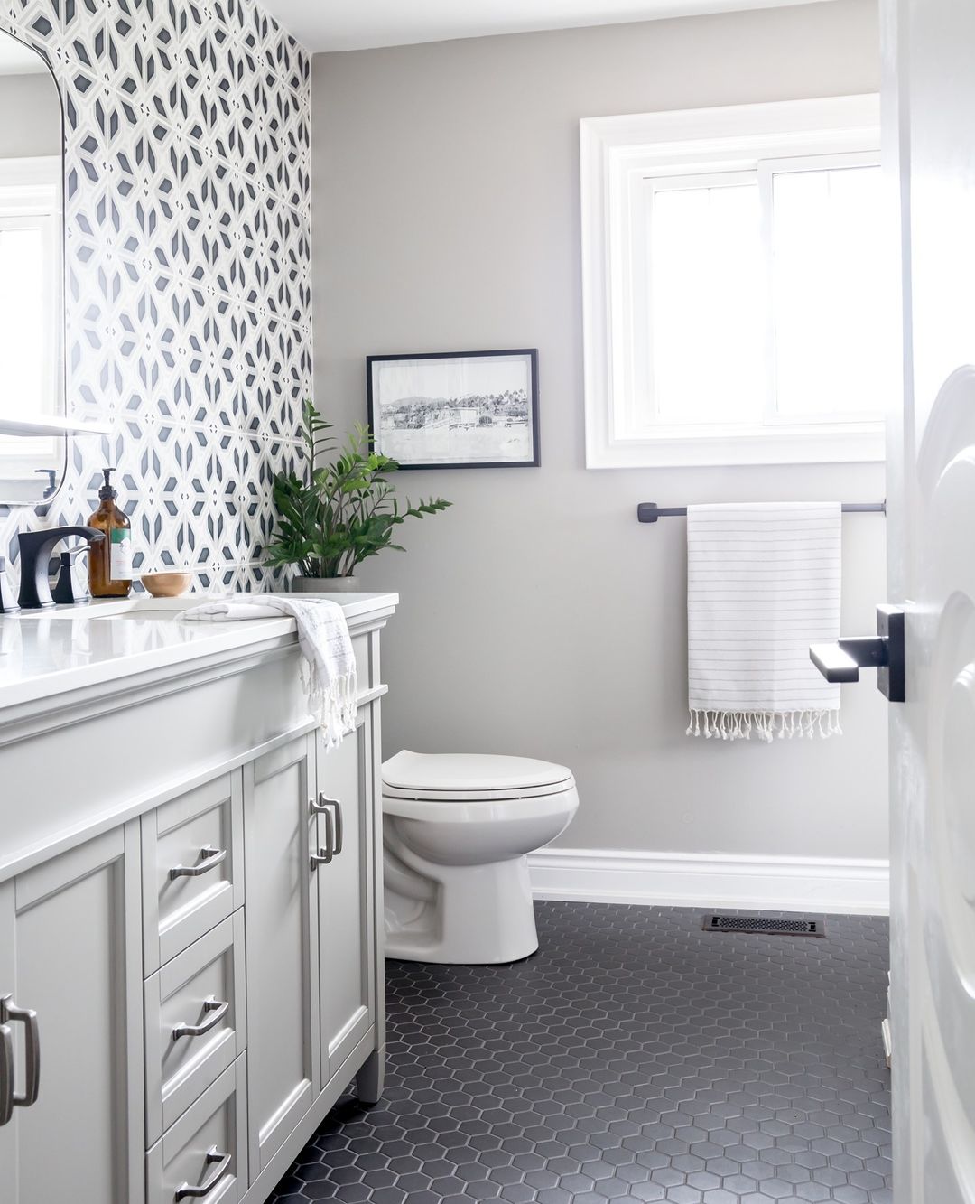 15 Black Tile Bathroom Floor Ideas: Turn your bathroom into a haven of elegance and charm with our collection of 15 stunning black tile floor ideas. Pin this inspo for unique yet stylish options to upgrade your space! 🖤