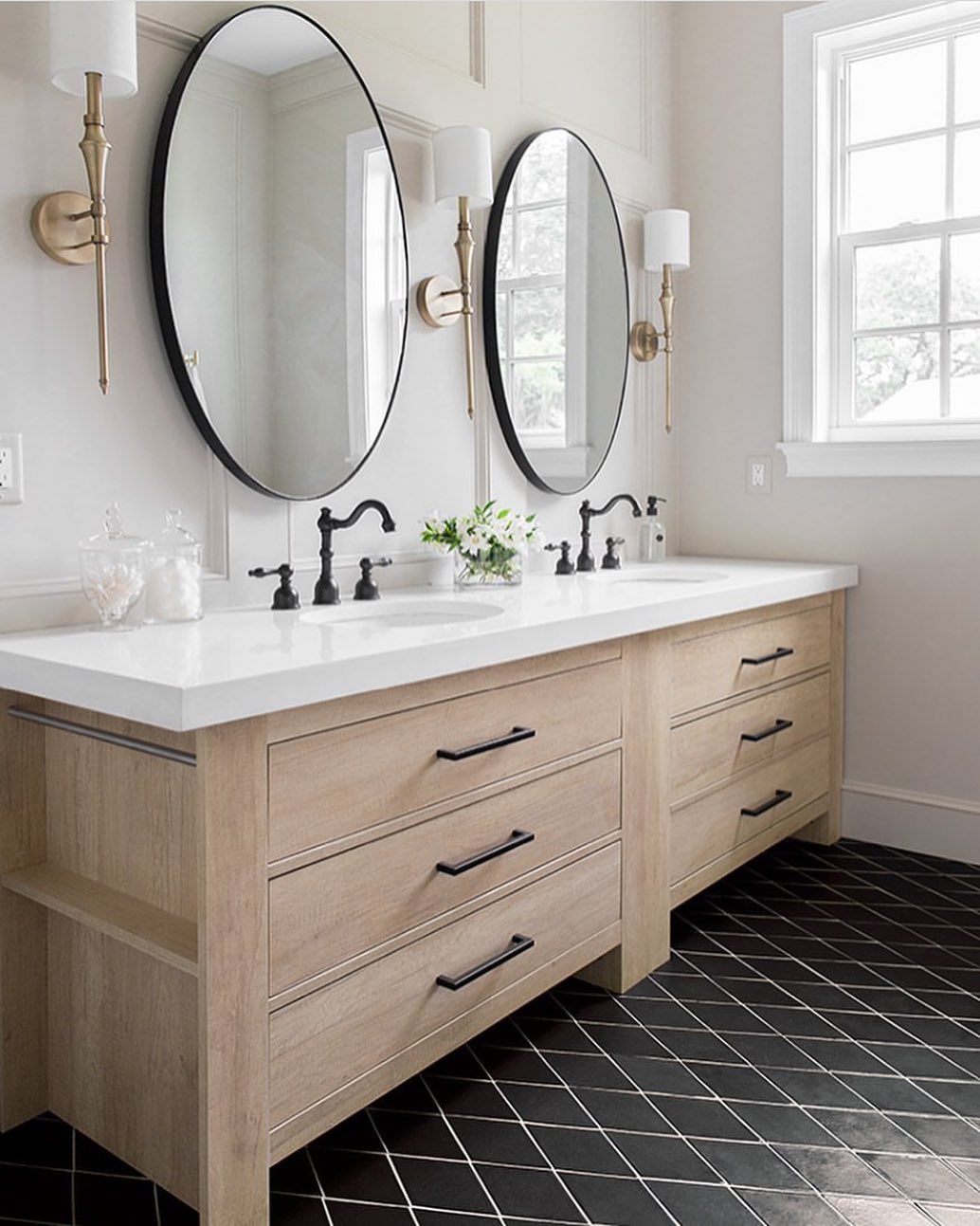 15 Black Tile Bathroom Floor Ideas: Turn your bathroom into a haven of elegance and charm with our collection of 15 stunning black tile floor ideas. Pin this inspo for unique yet stylish options to upgrade your space! 🖤