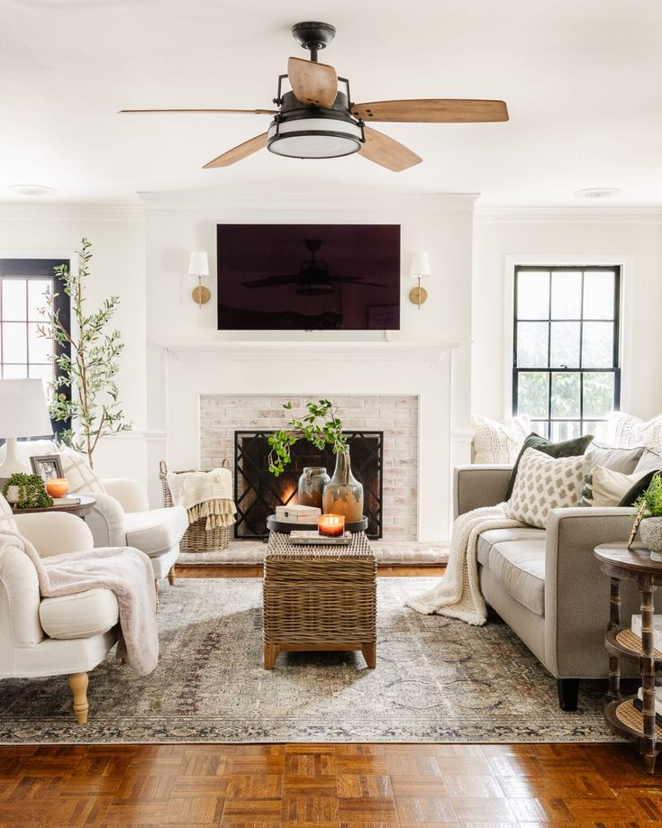 Discover the essential guide to buying a ceiling fan. Learn how to choose the perfect fan based on room size, ceiling height, design, features, efficiency and more. Make your home comfortable and stylish with the right ceiling fan.