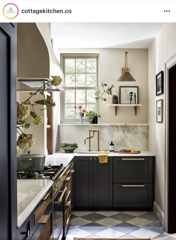 How to Design a Small Kitchen: Evergreen kitchen with island