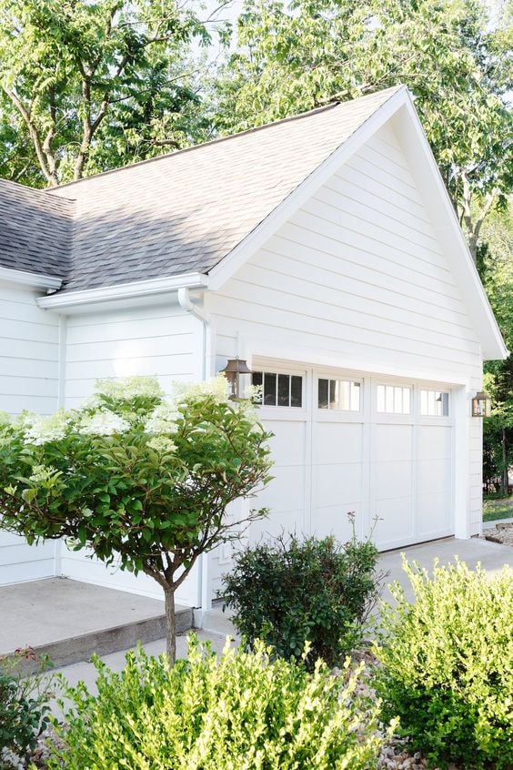Dive into my blog post for top-notch tips on giving your garage door a fabulous makeover! From smart tech upgrades to stylish paint jobs, find out how to turn your garage into a standout feature of your home, all while keeping it chill and professional.