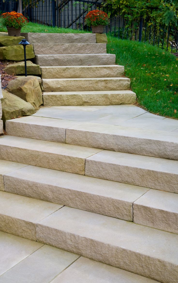 Discover 25 stunning garden stairs ideas to elevate your outdoor space. Explore creative designs for outdoor stairs and steps that seamlessly integrate into your garden.